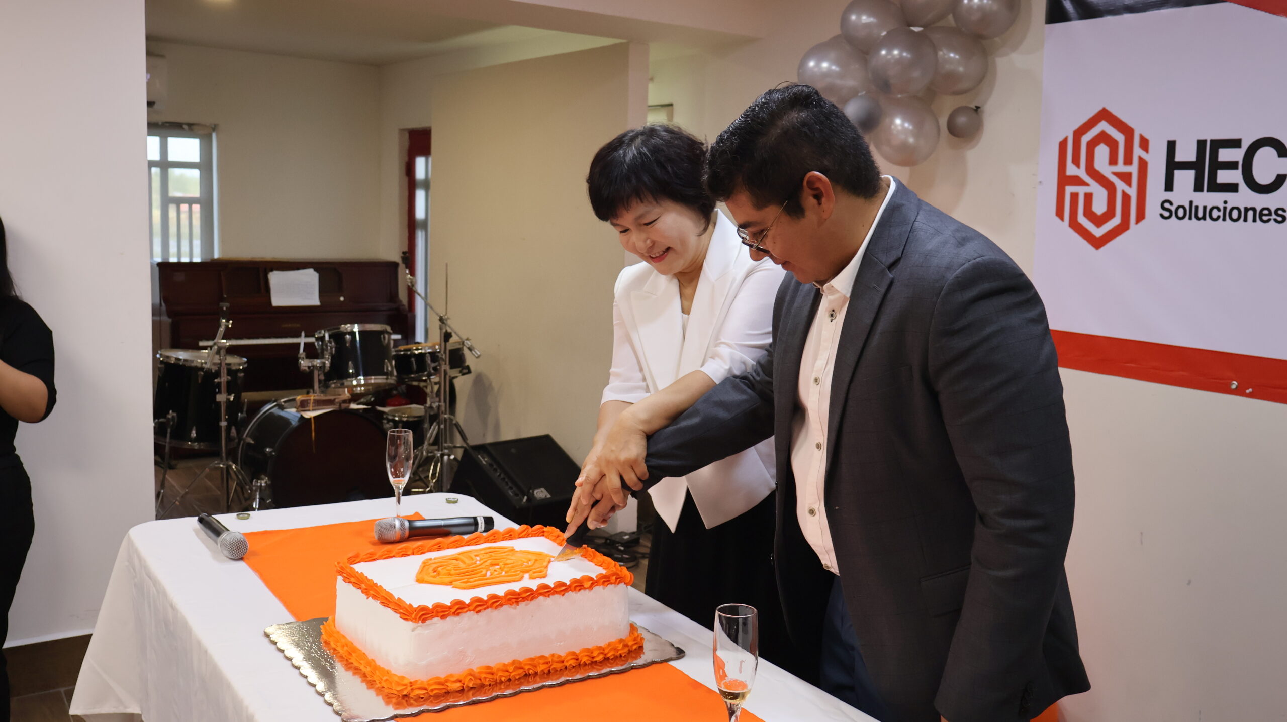 Apertura de la Empresa Hector Soluciones Integrales  기업 개업